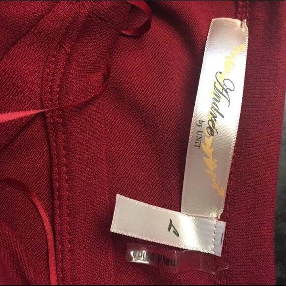 Andree by Unit Lace Up Top Large Burgundy - Picture 3 of 5